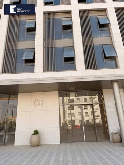 بموقع خيالي عيادة استلام  فوري بسعر مميز للبيع في ميفيدا التجمع - القاهرة الجديدة