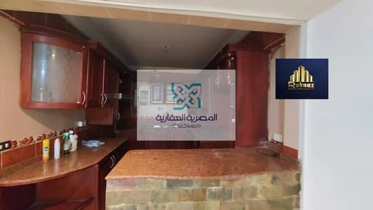 شقة للإيجار  كمبوند جراند سيتي  دقايق الى كارفور والدائري  واجهة خلفية / تطل على جراند جيت  130 متر
