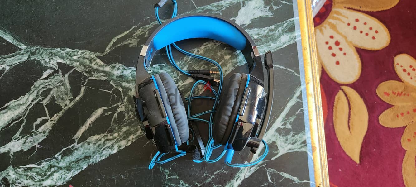 G2000 headphone 1