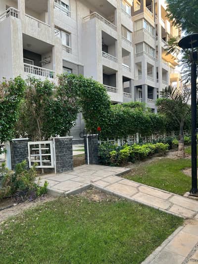 3 bedroom apartment + 3 bathrooms on the ground floor with a private garden for sale in Madinaty at a special price   مدينتي