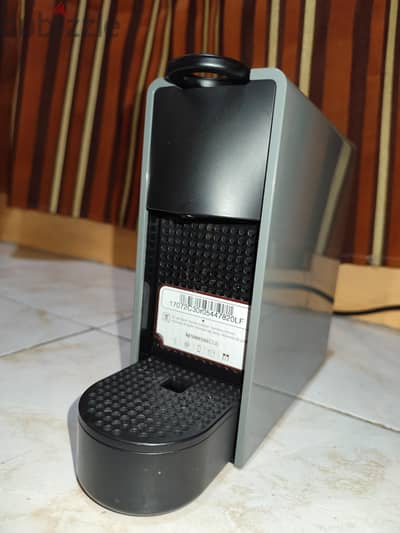 Nespresso machine essenza mini