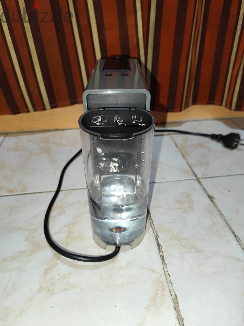 Nespresso machine essenza mini 4