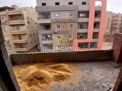 للبيع كاش شقة 178 متر نص تشطيب دور أول بحي الزهور الهضبة العليا بالمقطم خلف فيلا يحيى الفخراني موقع مميز وهادئ قريبة من الخدمات والمعالم الرئيسية جاه