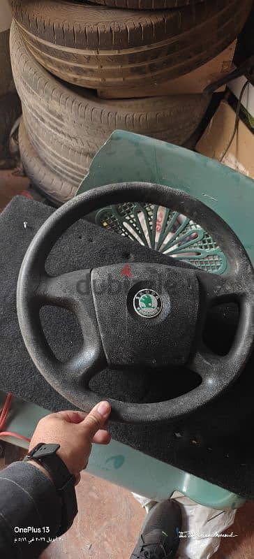 للبيع   رفرف و مرايات وفوانيس شابورة طارة دريكسيون بالكابسولة سكودا a5