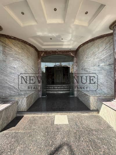 luxury Apartment For sale Fully furnished with Kitchen cabinets and Ac's in Narges Omarat - new cairo