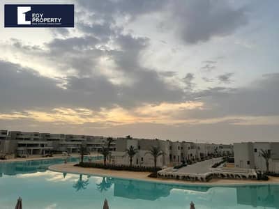 فيلا للبيع في ازها السخنة متشطبة بالفرش على اللاجون مباشرة بــ فيو مفتوح جاهزة للمعاينة والاستلام