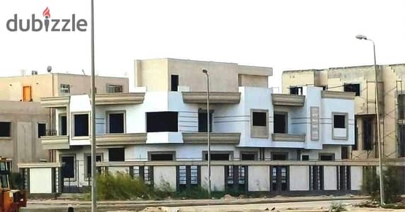 أرضي مرتفع 190م للبيع عند المدرسة البريطانية – الممشى السياحي بالحي التاسع مجاورة 2 في قلب الشيخ زايد