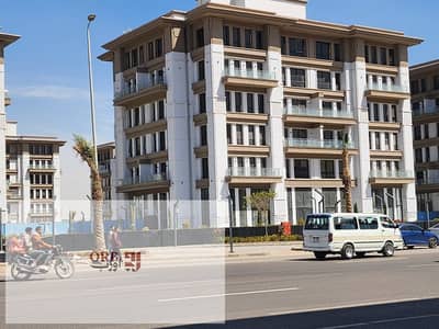 شقه للبيع للبيع بمساحة 124متر، في التجمع الخامس على محور الجامعه الامريكيه، استلام فوري، داخل منطقه راقيه وقريبه من جميع الخدمات والحاور الرئيسية.