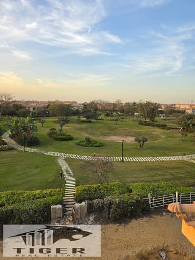 For sale, Villa Model B, overlooking the largest wide garden, double view, front and back, not damaged.