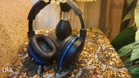 Turtle beach stealth 700 ( comes with everything but no box)