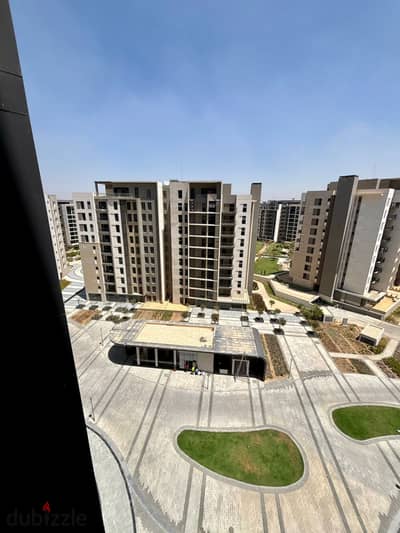 ستوديو للإيجار في أبراج زد مفروش جديد خدمات فندقية موقع مميز