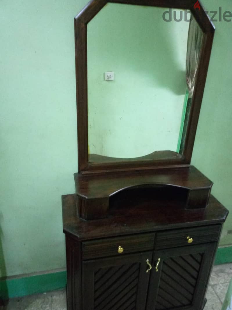 اثاث منزلي . 4