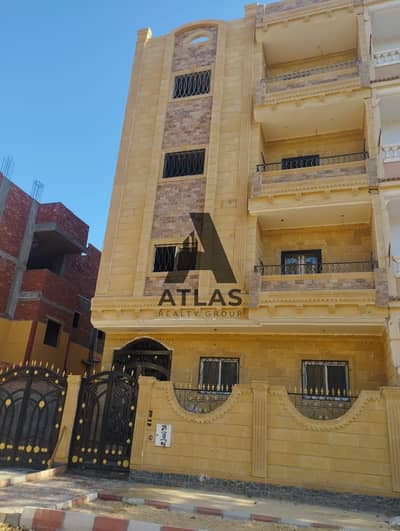 بيت بالحي 11 مساحه 209 متر بدروم و 4 ادوار العاشر من رمضان