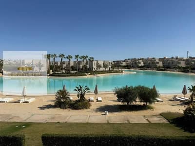بسعر لقطه شاليه علي البحر متشطب بالتتكيفات والمطبخ جاهز للمعاينه معروض للبيع