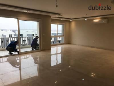 شقة واسعة للإيجار في هايد بارك القاهرة الجديدة - تصميم مميز مع تراسات