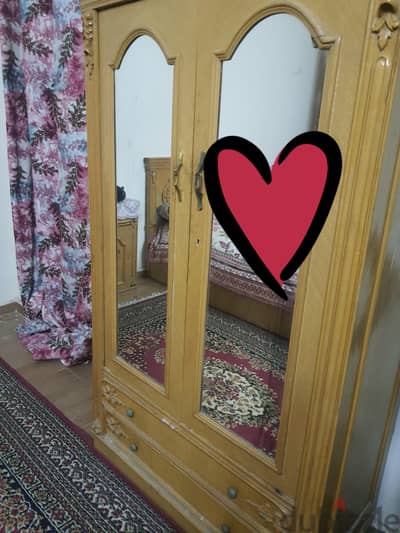 دولاب صغير وتربيزه انتريه ومكتب