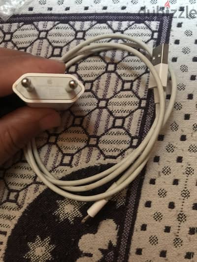 شاحن ايفون ١١ اوريجينال خلع