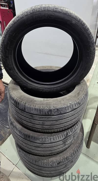 كاوتش مستعمل بحاله جيده جدا  235 / 55 / 18