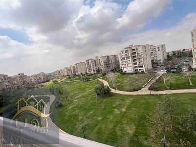 للبيع في مدينتي شقة 175م B1 فيو واااايد جاردن تشطيبات سوبر الترا دور مميز جدا بلوكيشن ممتاز خطوات من open air mall , خطوات من الخدمات و المسجد و الماركت في مدينتي القاهرة الجديدة