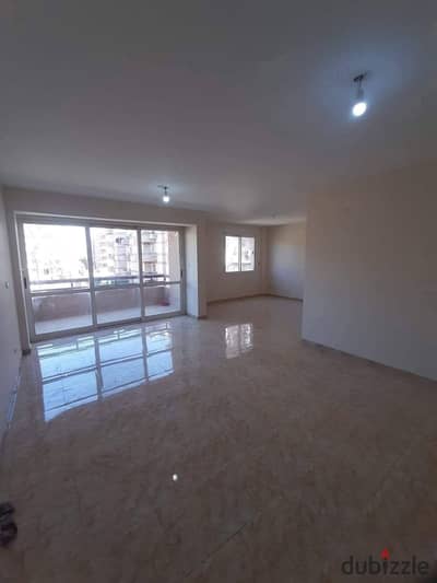 Apartment for sale graet price garden view North facing ready to move in or investment Prime location near services 139m Al Rehab 1 Phase 4 New Cairo