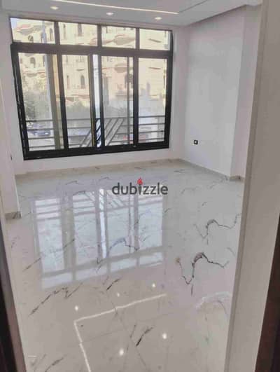 شقة اول سكن للبيع ١٩٠متر دور اول باسانسير تشطيب الترا سوبر لوكس بالحى ١٦ بالشيخ زايد