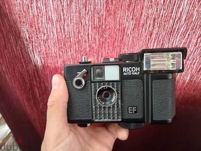 كاميرا ياباني اصلي بالكافر RICOH Auto half