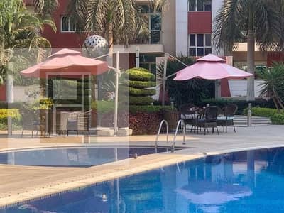 شقة "مفروشة" ومكيفة بالكامل للإيجار - كمبوند سمارت لايف - خلف كونكورد بلازا والـ AUC