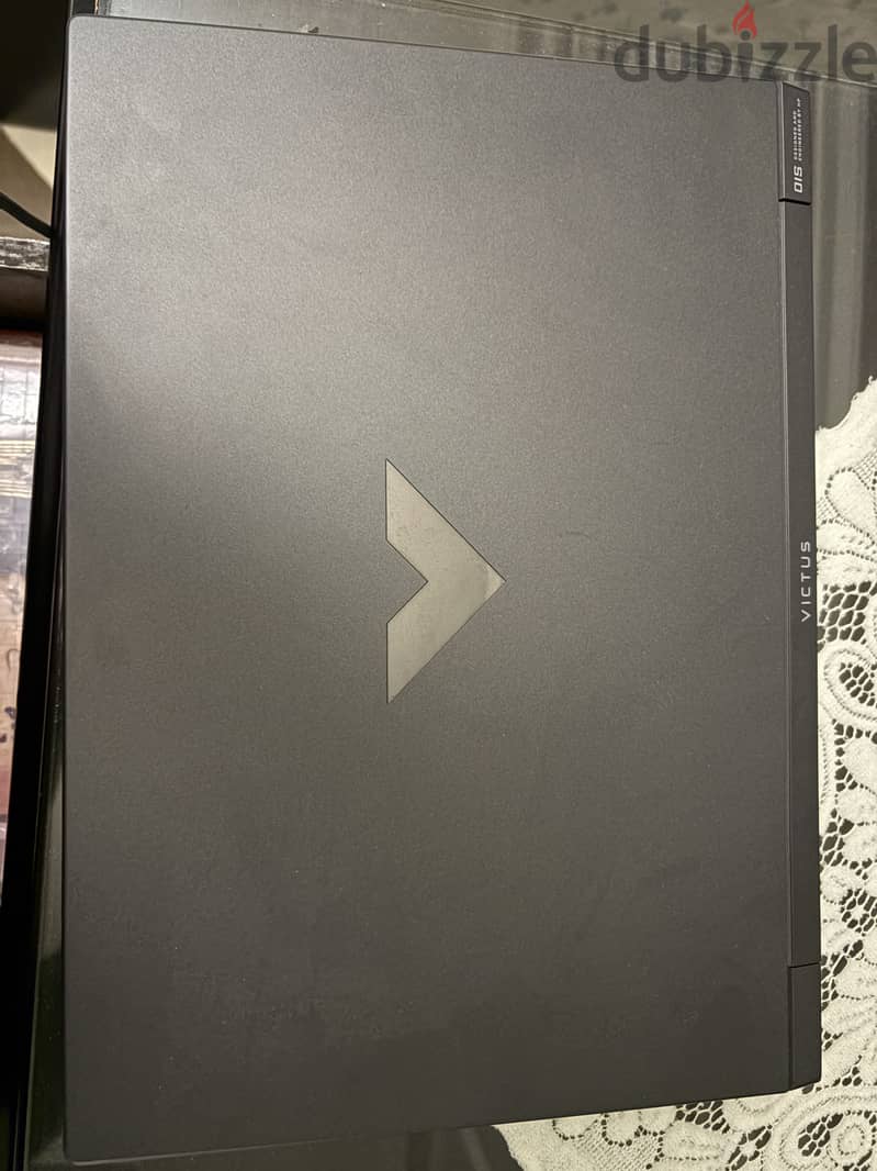 Laptop HP Victus 15- fb0111n FHD Ryzen 5 5600H/8GB/512GB SSD/GTX1650 4 1