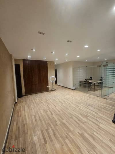 Distinctive administrative headquarters of 250m for rent in the strongest location in Fifth Settlement, New Cairo