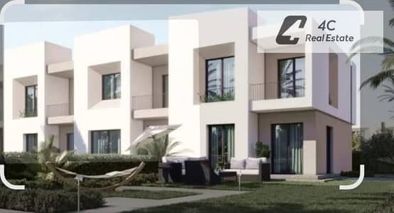 تاون هاوس للبيع بالتقسيط  فى كمبوند تاج سيتى - Taj City بأقل سعر في الماركت موقع مميز بجاردن بجوار مدينتي و طريق السويس