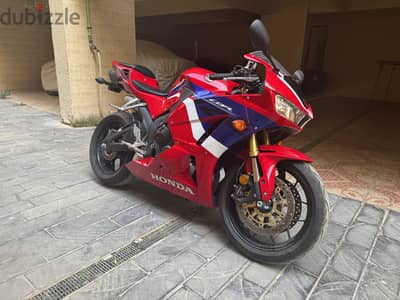 2023 Honda CBR 600 RR LIKE NEW race bike CBR600RR