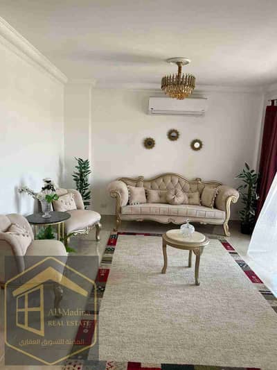 شقة مفروشه مساحه 200متر اول سكن  في مدينتي B10