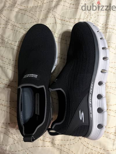 Sketchers brand new 43