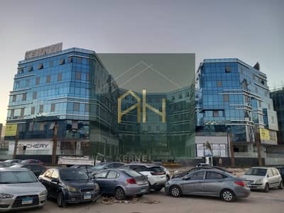 عيادة49م فورى متشطبة بالتكييف بKernel Mall على التسعين الشمالى
