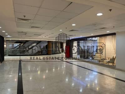محل متأجر مع عائد 6.9 % للبيع في  شارع التسعين الشمالي التجمع الحامس