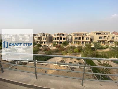 توين هاوس موقعه مميز جدا فيو لاند سكيب للبيع في بالم هيلز القاهرة الجديدة palm hills