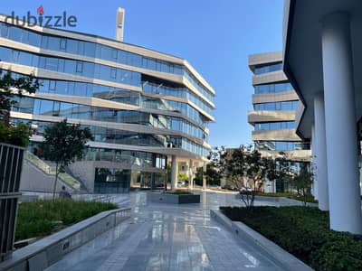 310 متر مكتب ادارى للبيع في ذا بوليجون بيفرلي هيلز - الشيخ زايد - كامل التشطيب بالتكيفات Office For Sale in The Polygon - elsheikh zayed city 310sqm