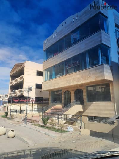 Commercial building for rent – Second District