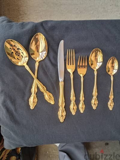 للبيع طقم oneida Gold 62 peice  30000LE