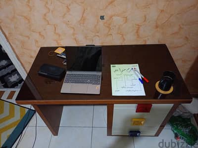 مكتب دراسه للبيع بسعر رائع