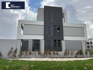 Twinhouse Villa For Sale Ready To Move with Roof and Private Parking In La Vista City - New Capital