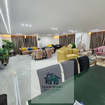 لعشاق المساحات والخصوصية. . بنتهاوس "أول سكن" بإطلالة بانورامية في الخمائلFor lovers of space and privacy. . . a "first occupancy" penthouse with a panor