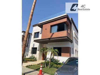 تاون هاوس 4 غرف ريسيل -فوري-باقل سعر في الماركت-open view landscape-شامل الصيانة- prime location- في كمبوند azzar2 -جاهزة للمعاينه و الاستلام