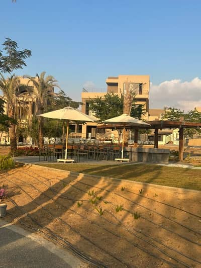 Townhouse for Sale in Palm Hills New Cairo – Spacious Garden & Prime Location