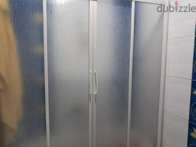 عدد ٢ كبينه شور ايديال استاندر اكلرك بحاله ممتازه