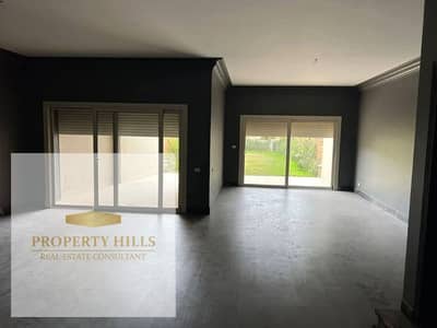 Ready-to-move villa available immediately in the Diplomats' neighborhood with installment payment over 8 years with facilities