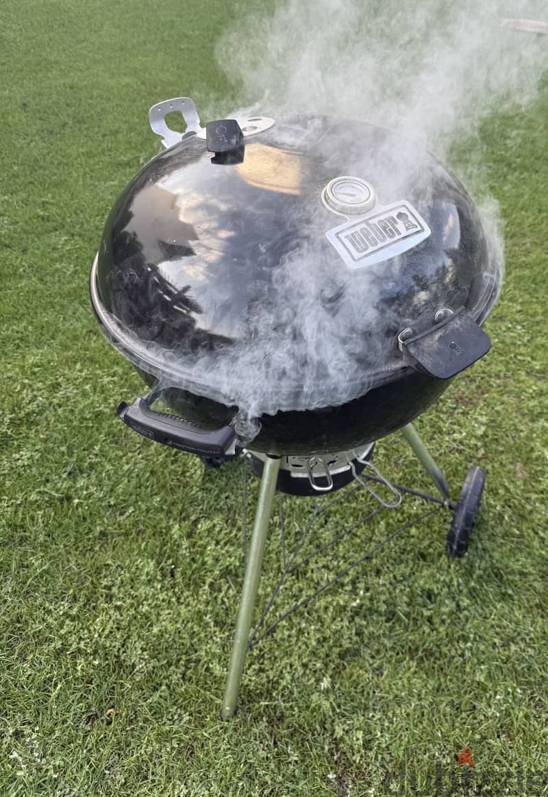 Weber original kettle BBQ charcoal grill 2