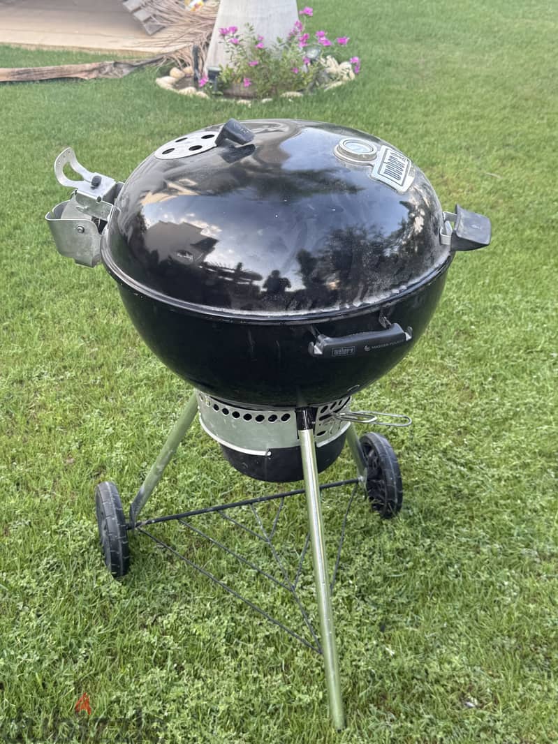 Weber original kettle BBQ charcoal grill 4