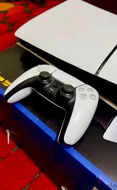 Ps5 slim 1TB digital used for 6 months بلايستاشين ٥ سليم ديجيتال
