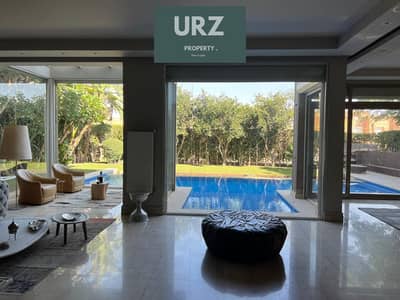 تاون هاوس متشطب مع pool private وبالتقسيط علي 15 سنين فيو مميز جدا علي طريق السويس بالقرب من ميفيدا و الرحاب و ماونتن فيو سعادة سوديك ايست و كريك